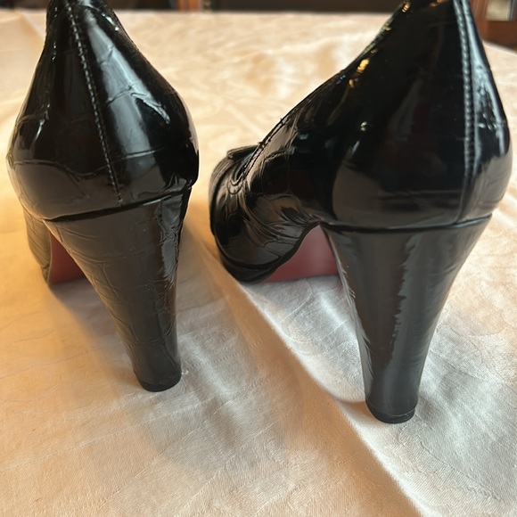 Black Patent Heels - Picture 2 of 7